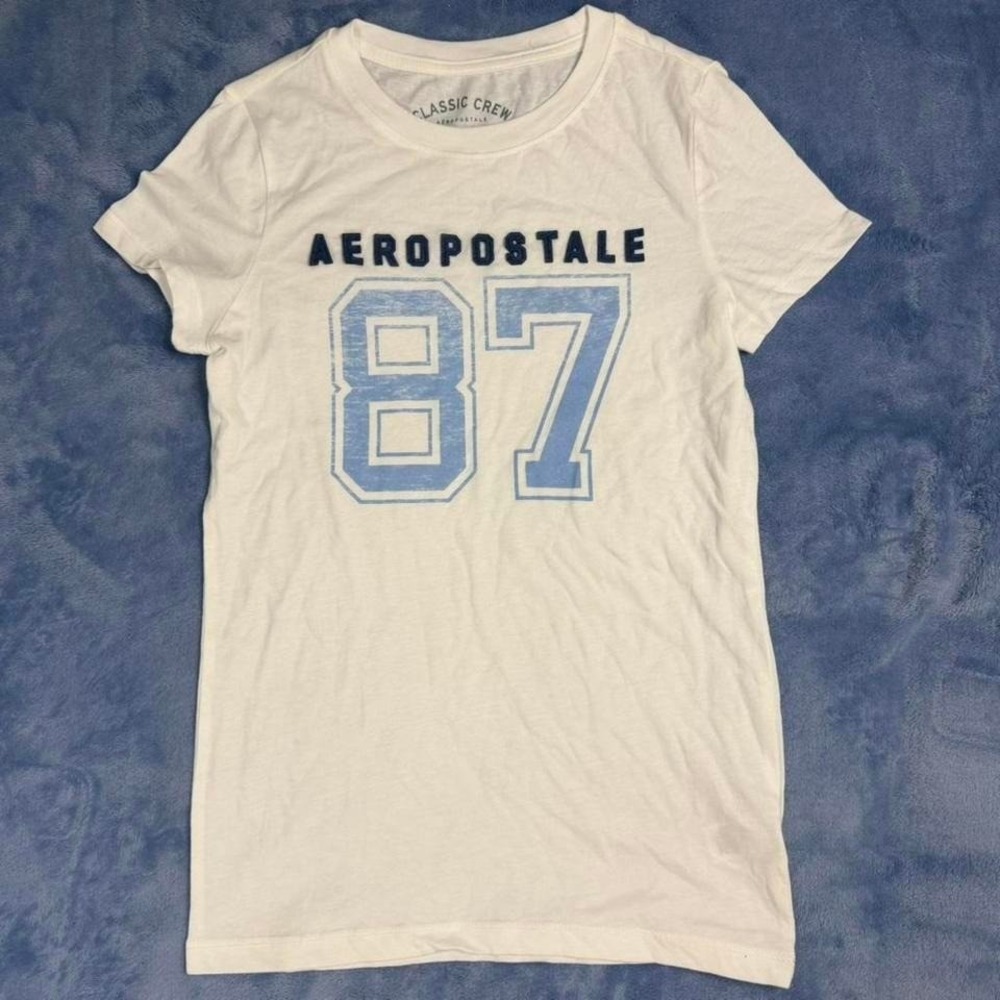 Aeropostale white graphic tee with blue accents women‎ Size M